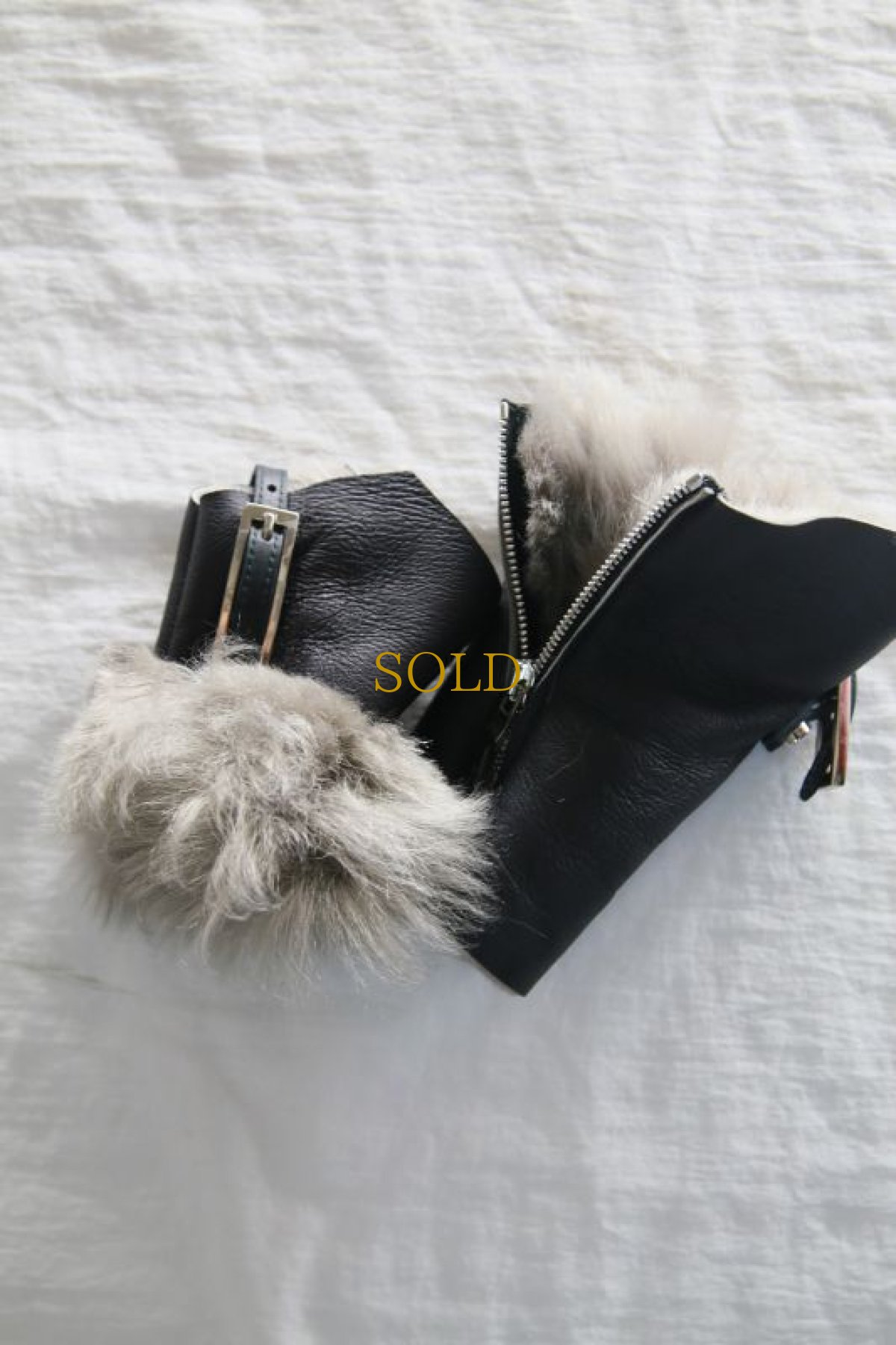 画像2: incarnation / インカネーション /  31391-8451 SHEEP SHEARING GLOVE W/BUCKLE SHORT (2)