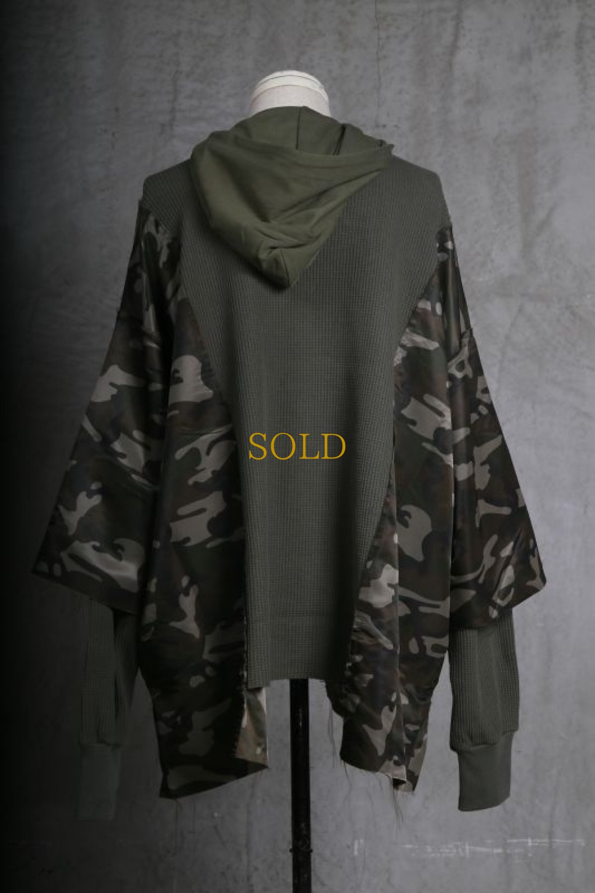 画像2: JUVENILE HALL ROLLCALL / ジュヴェナイルホールロールコール / 1256 SWITCHING CAMO HOODIE PULLOVER  (2)