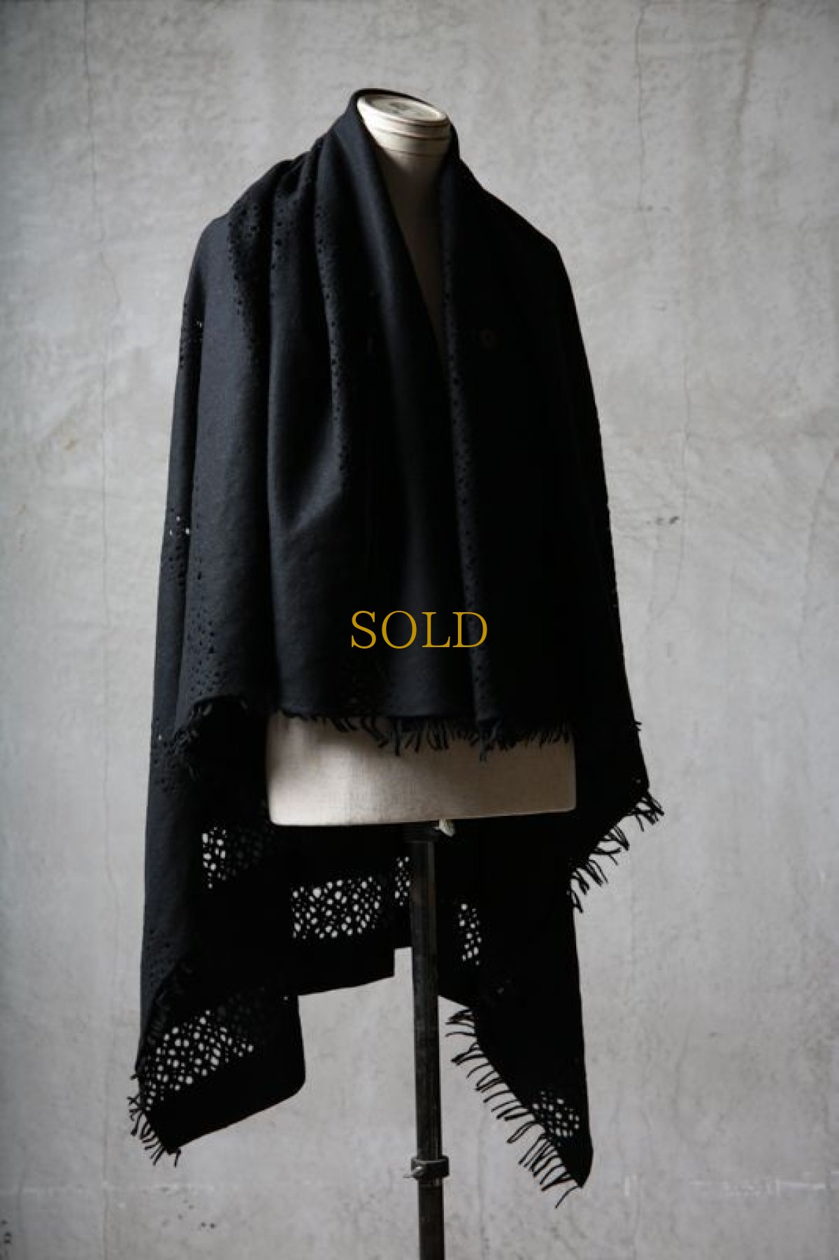 画像3: Thee OLD CIRCUS '' 1973 '' / 0402 / Cover up moon / Italian fabric Wool blend knit cape (3)