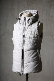 画像2: Thee OLD CIRCUS '' 1973 '' / 7320 / Lost Village / Waterproof 4-way stretch nylon 200g vest with batting (2)