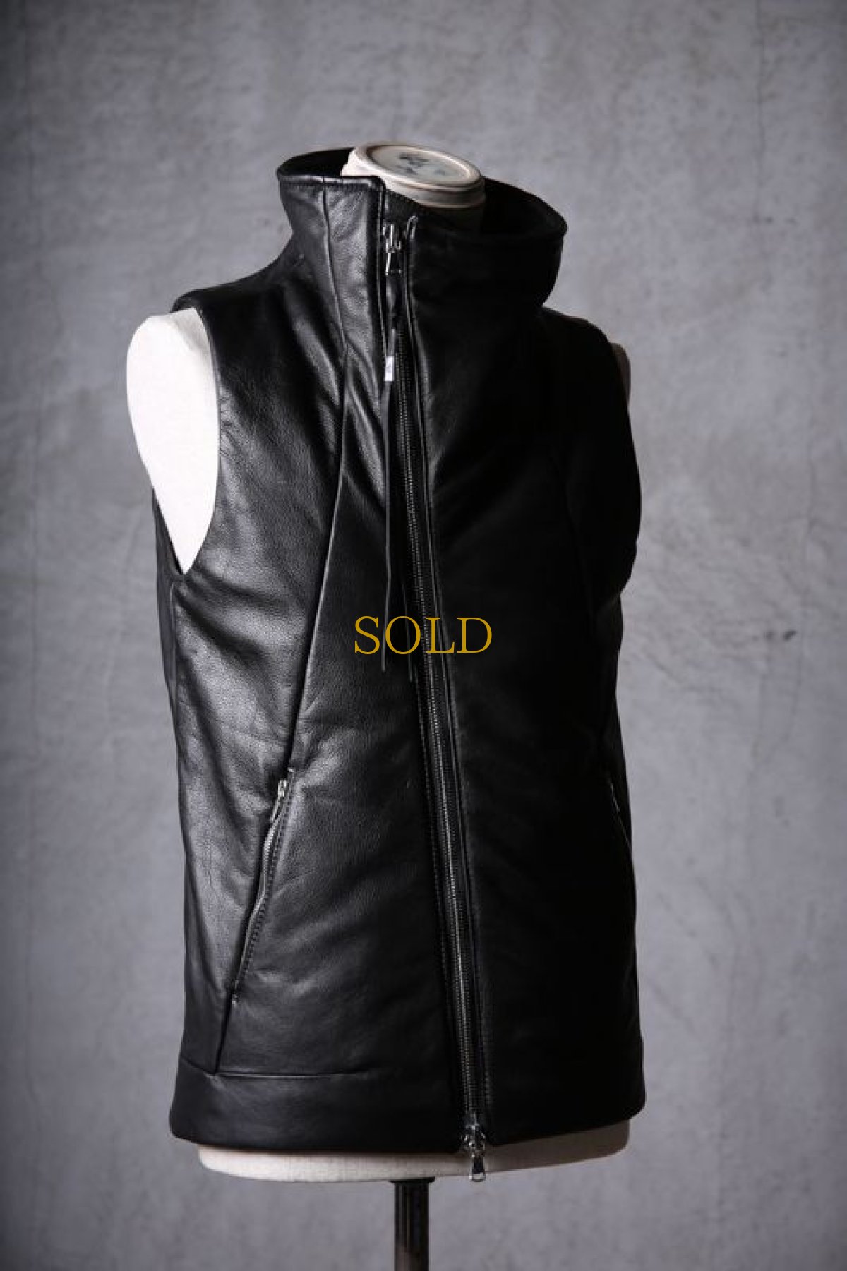 画像3: Thee OLD CIRCUS - 9  - / 9-9305 / '' Light carriers '' / メメント・カウレザー 120g ファイバーダウン入りWフロントベスト (3)