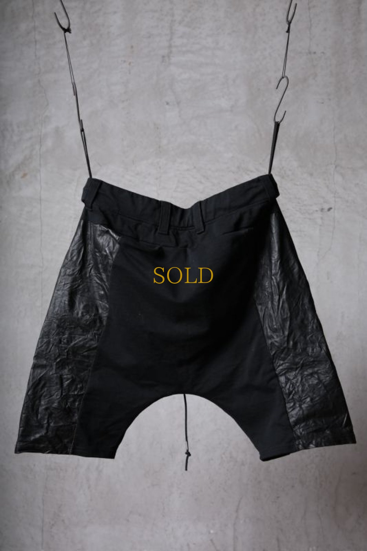 画像2: Thee OLD CIRCUS '' 9 '' / 9-9147 / Old brown / Publo Jersey × Rust Leather Half Pants (2)